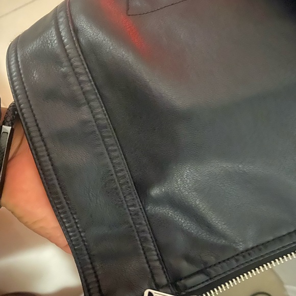 Tommy Hilfiger Men’s Classic Faux Leather Jacket with Removable Sherpa - Picture 7 of 8